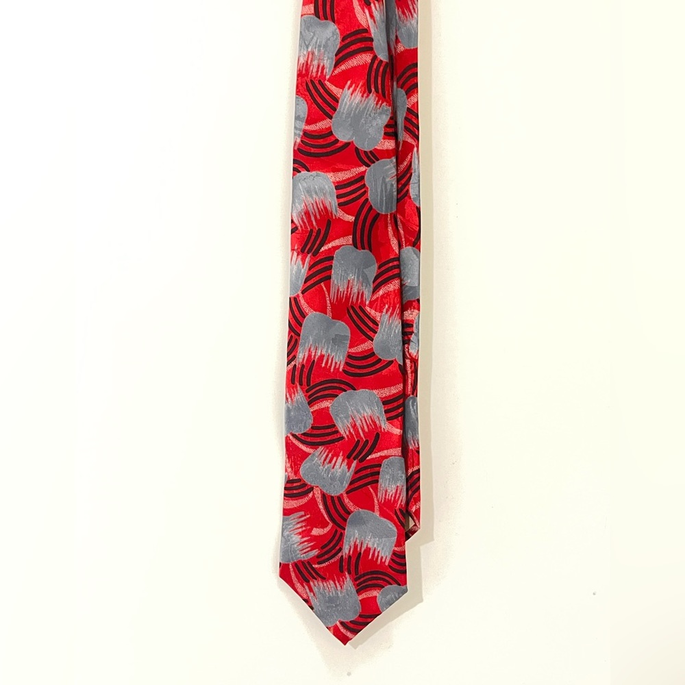 ITEM: PIERRE BALMAIN TIE